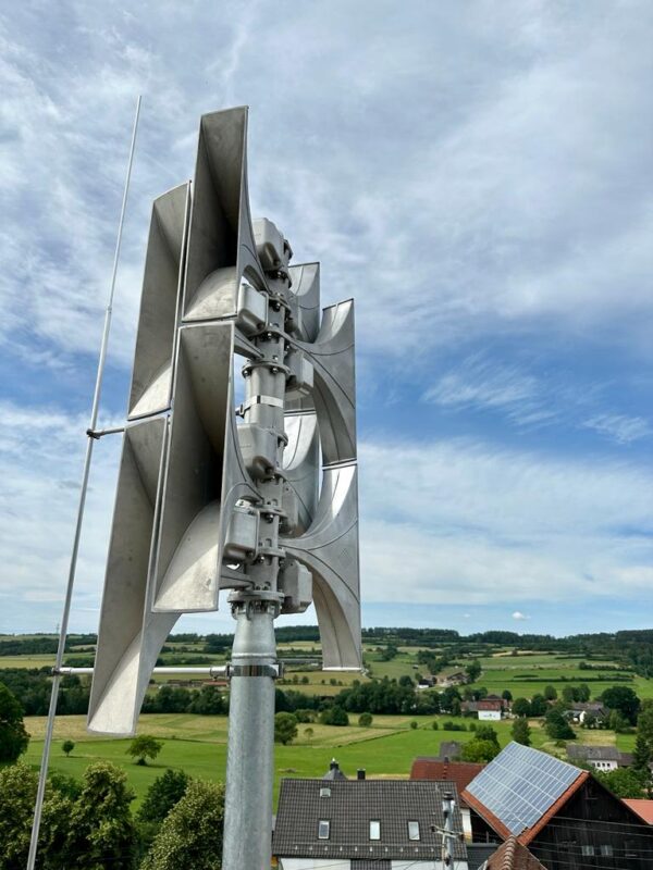 Moderne Sirenen haben die Möglichkeit im Batteriebetrieb auch bei Stromausfall das Warnsignal auszusenden und die Feuerwehr zu alarmieren.